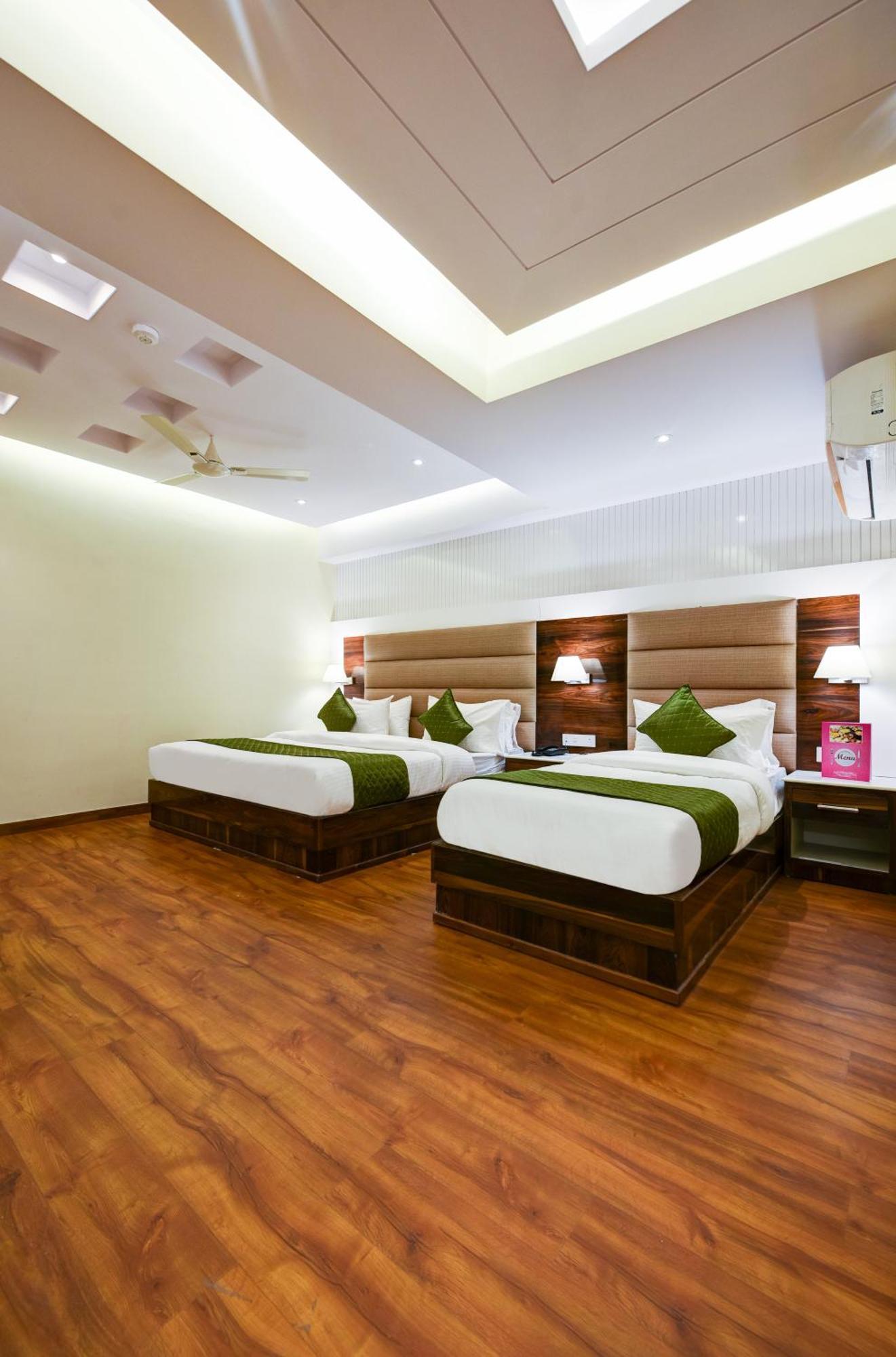 Hotel Geet Deluxe Nuova Delhi Esterno foto