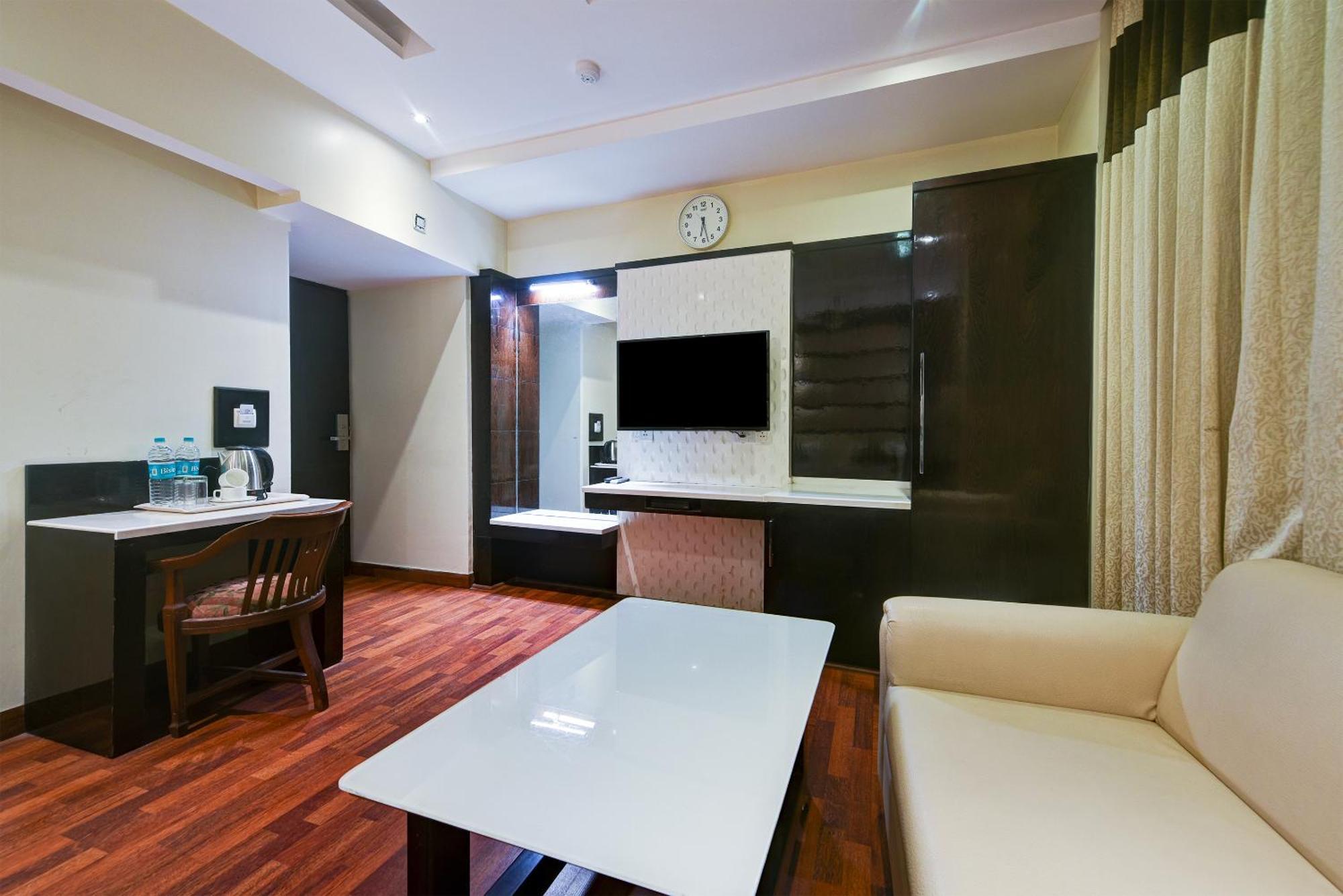 Hotel Geet Deluxe Nuova Delhi Esterno foto