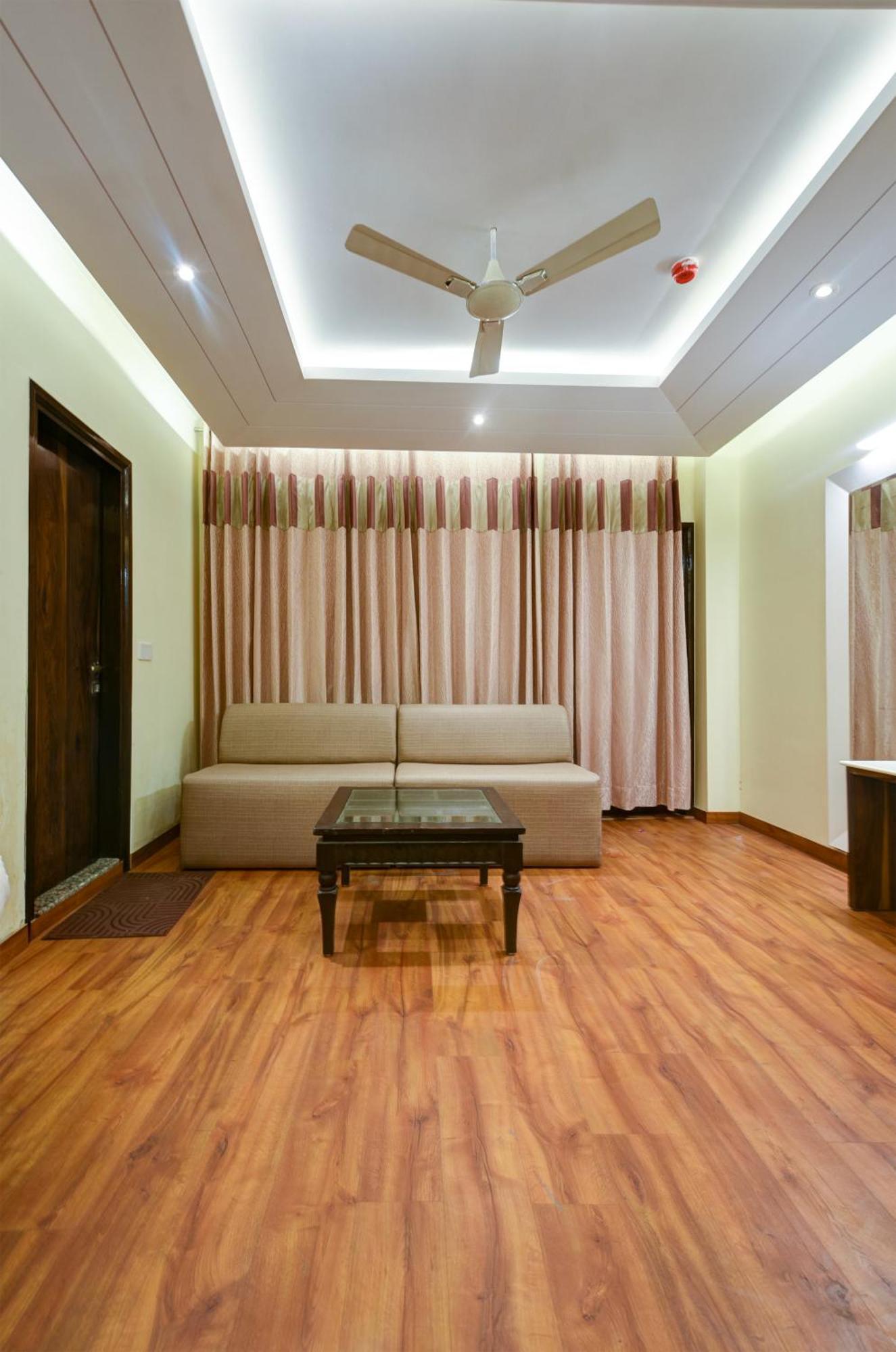 Hotel Geet Deluxe Nuova Delhi Esterno foto
