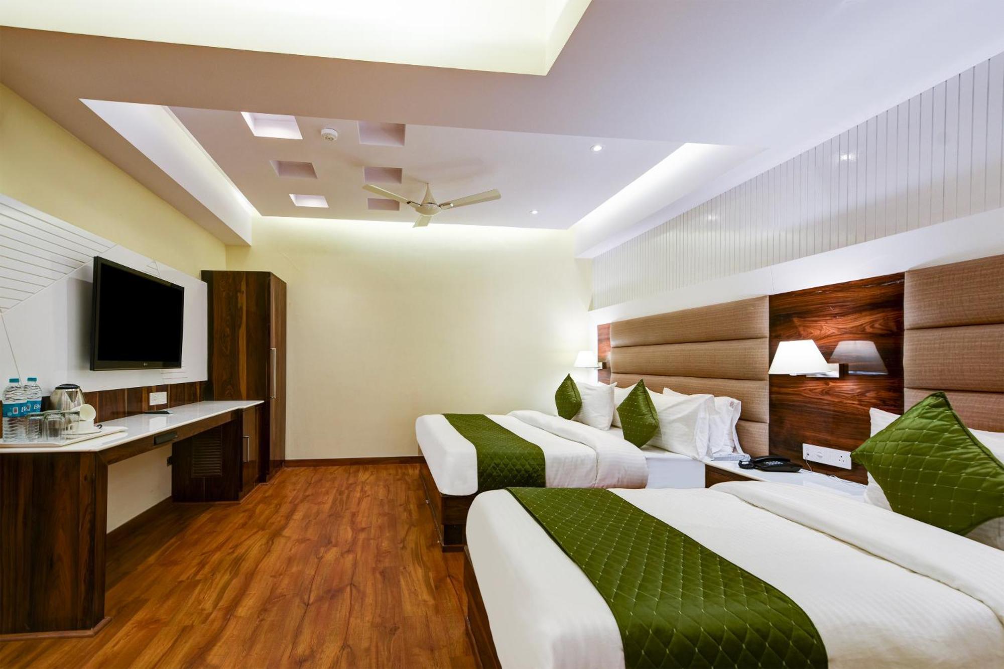 Hotel Geet Deluxe Nuova Delhi Esterno foto