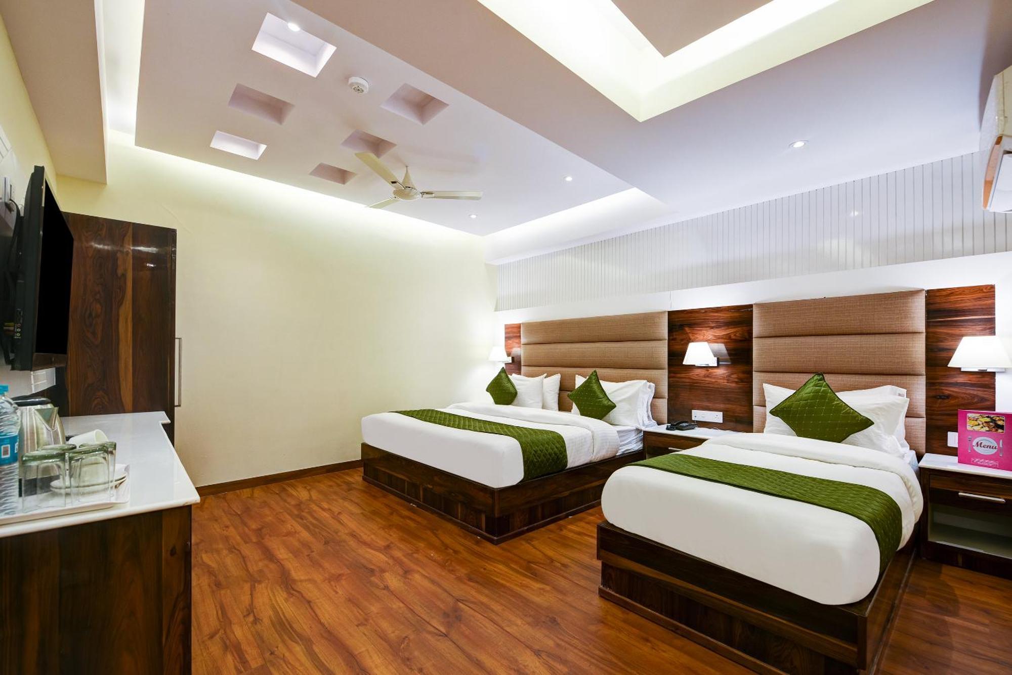 Hotel Geet Deluxe Nuova Delhi Esterno foto