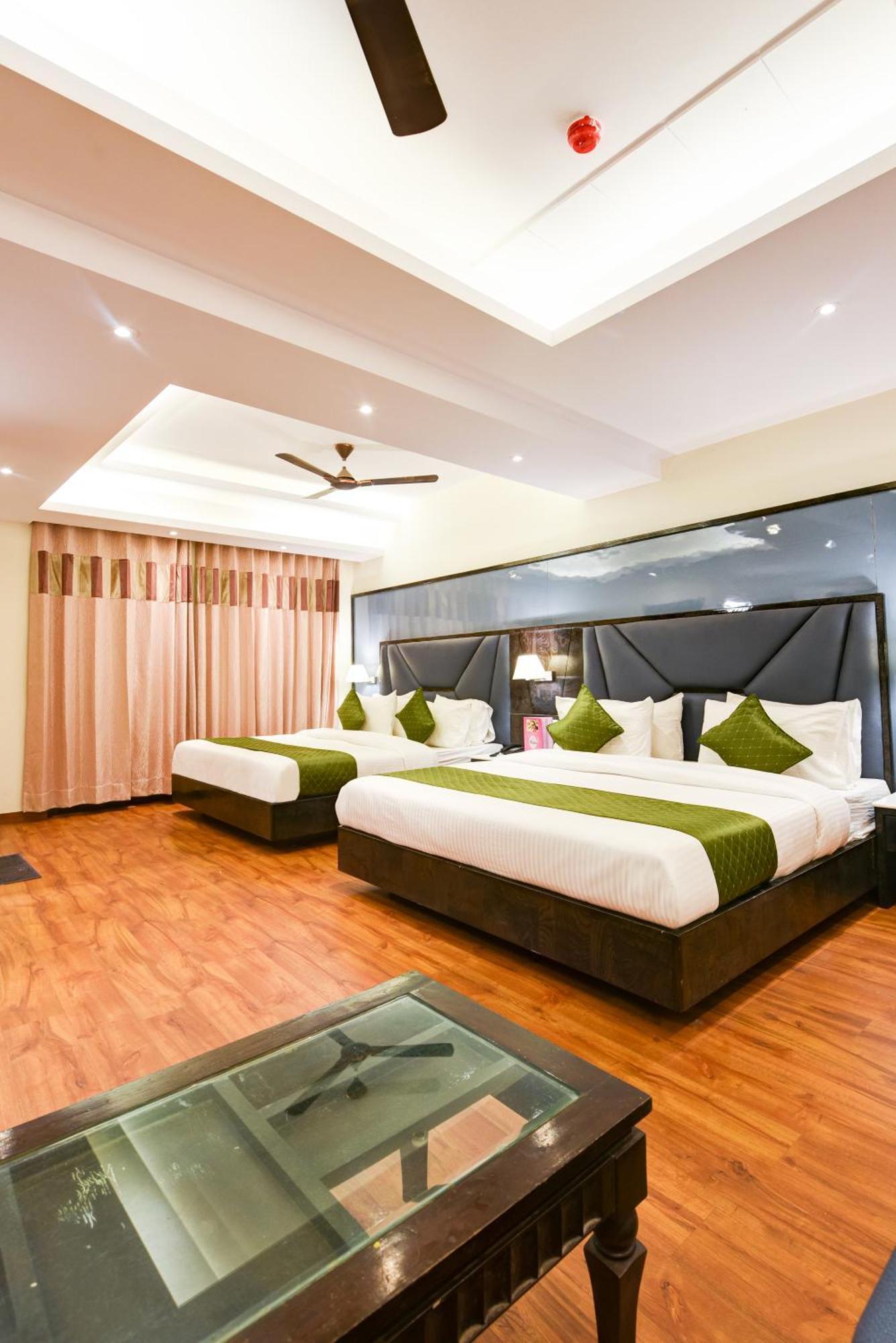 Hotel Geet Deluxe Nuova Delhi Esterno foto