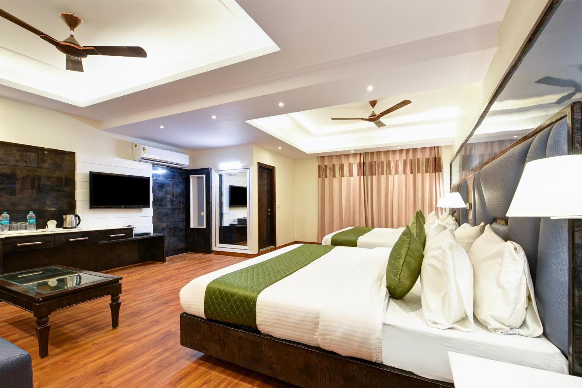 Hotel Geet Deluxe Nuova Delhi Esterno foto