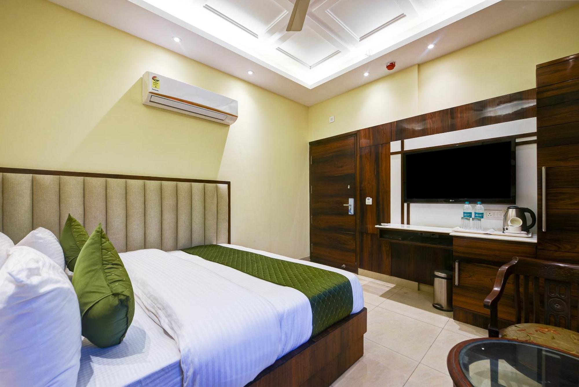Hotel Geet Deluxe Nuova Delhi Esterno foto