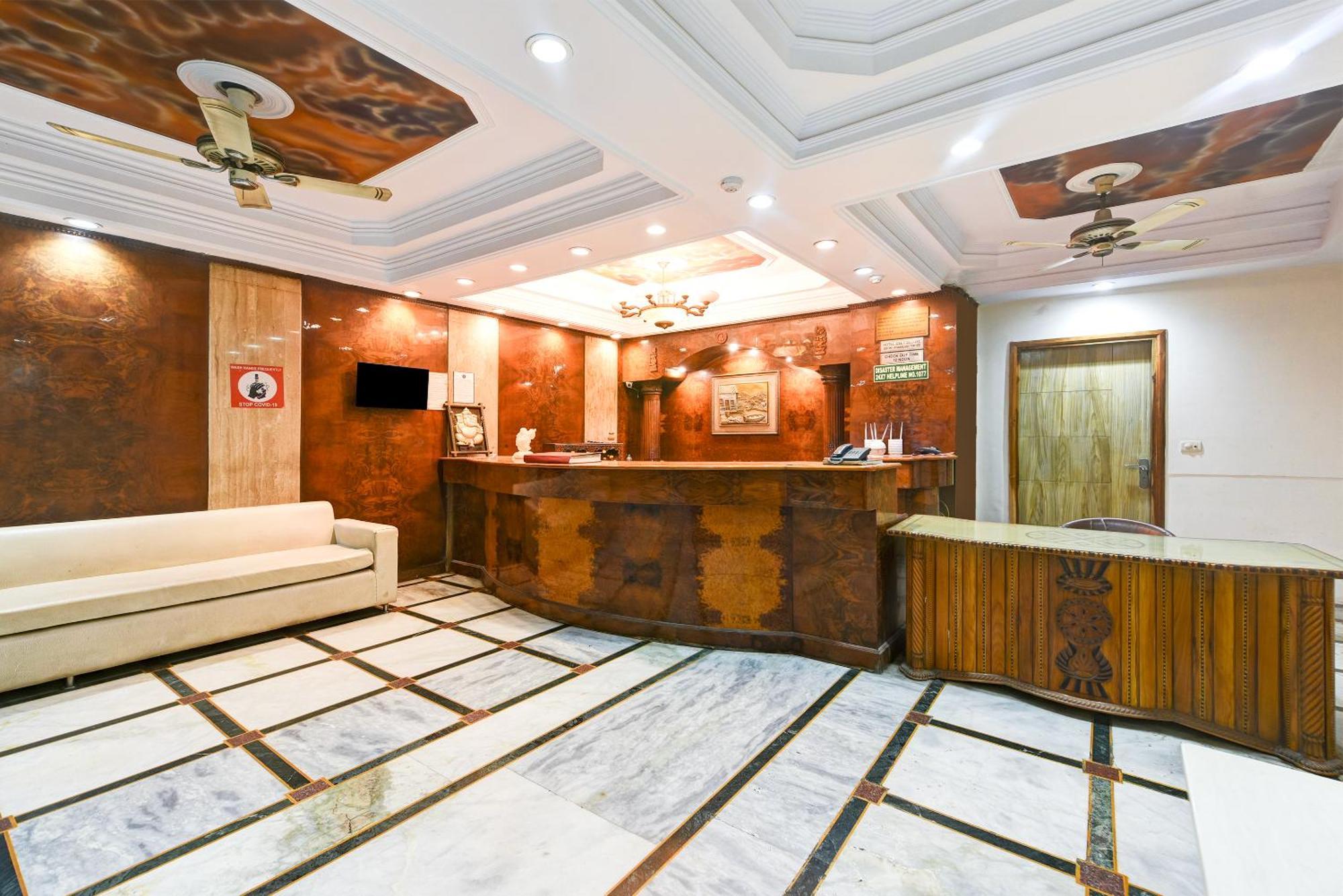 Hotel Geet Deluxe Nuova Delhi Esterno foto
