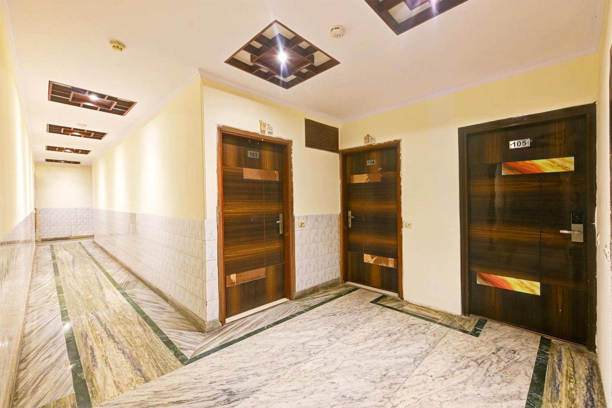 Hotel Geet Deluxe Nuova Delhi Esterno foto