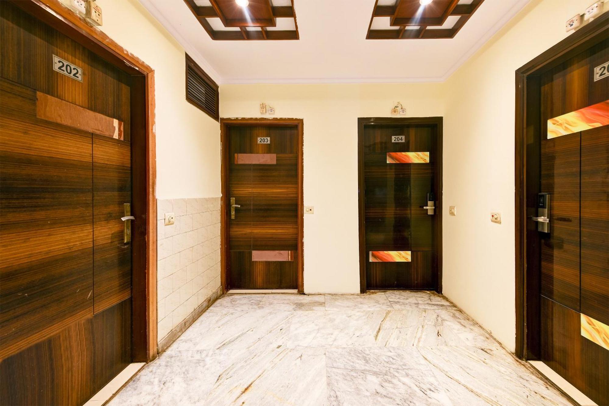 Hotel Geet Deluxe Nuova Delhi Esterno foto