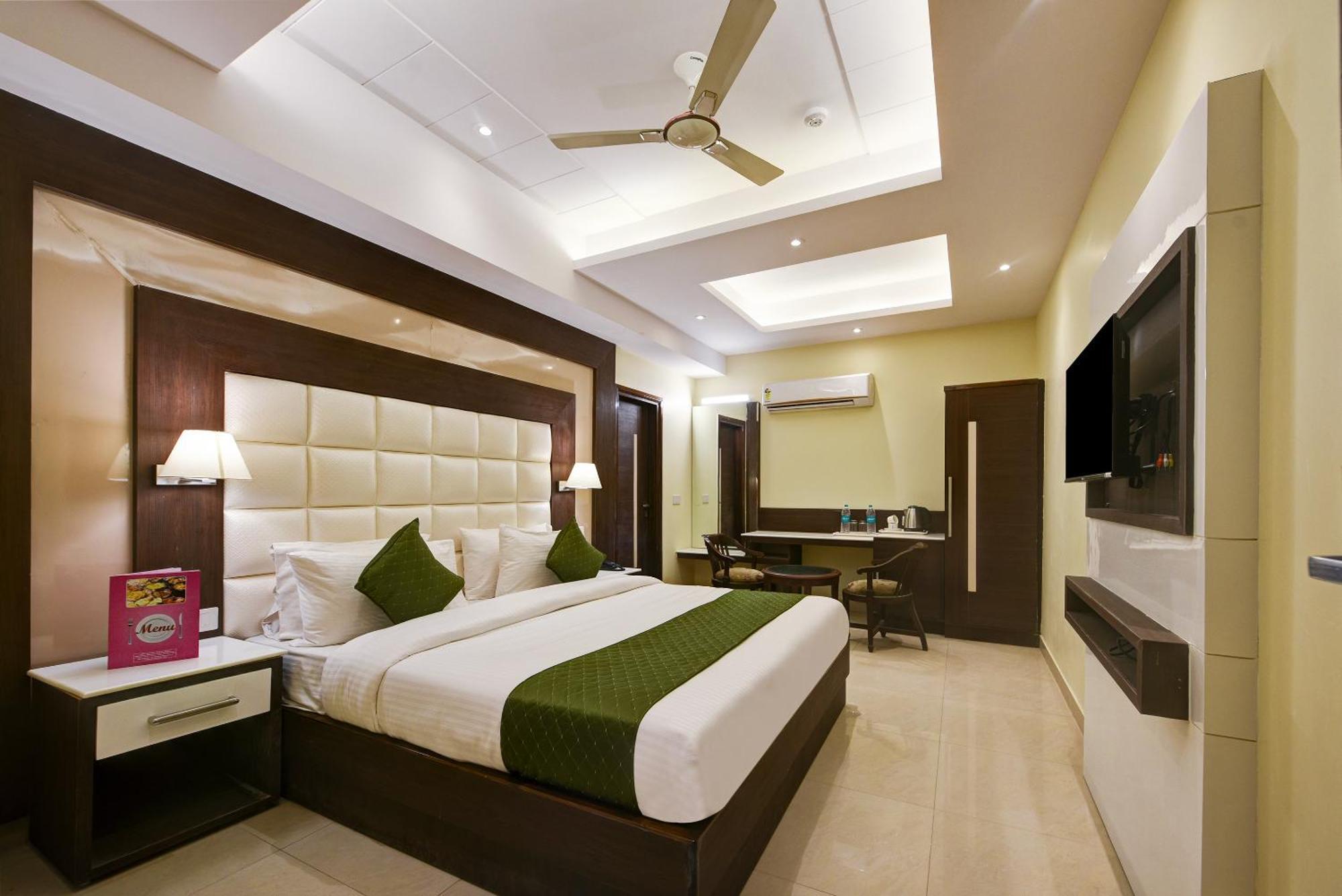 Hotel Geet Deluxe Nuova Delhi Esterno foto